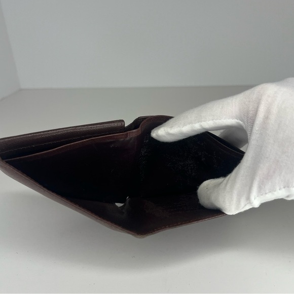 🤎Louis Vuitton Brown Taiga Leather Bifold Wallet | PRELOVED!!🤎 - Picture 11 of 13